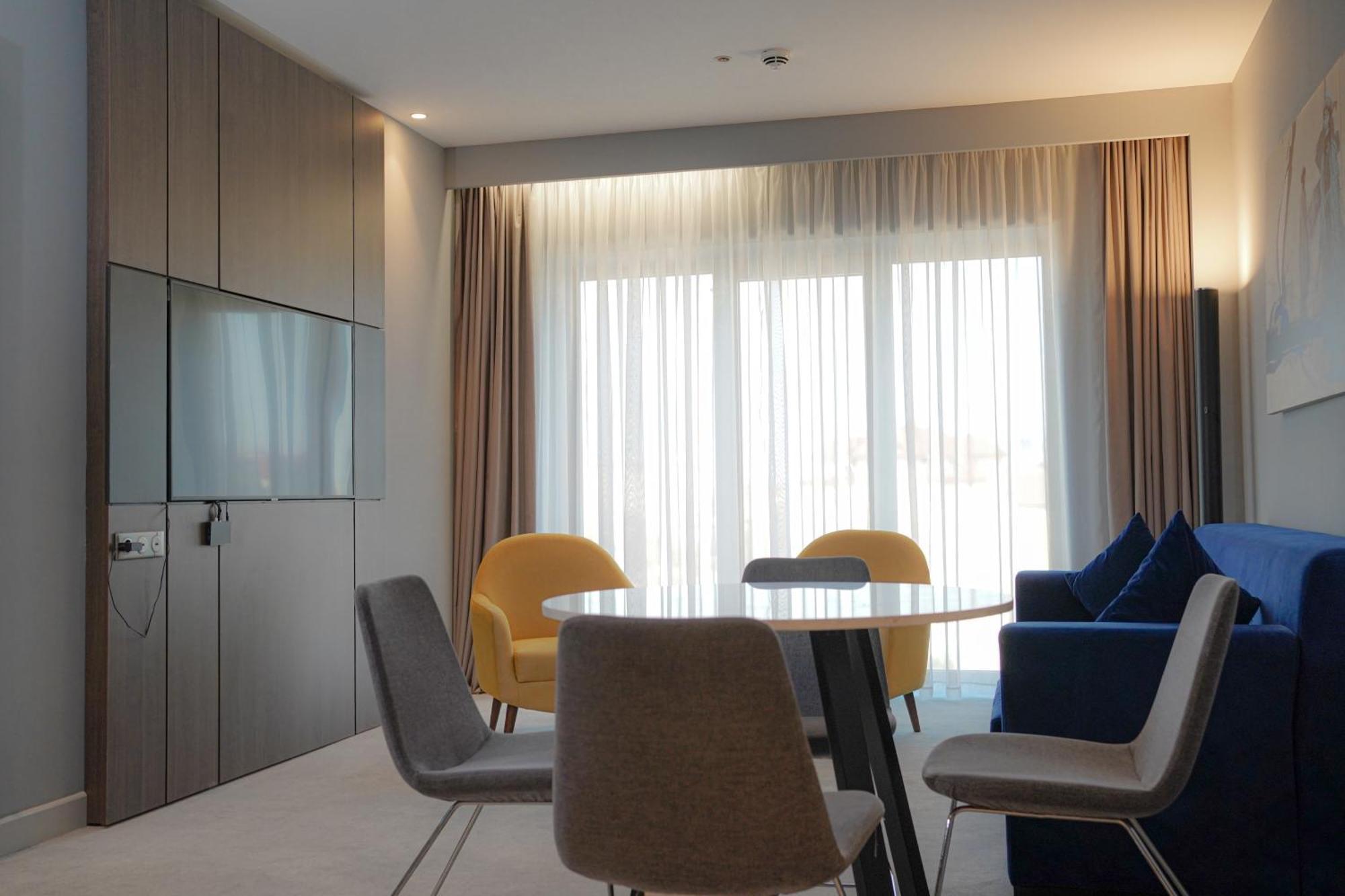 Novotel Bishkek City Center Eksteriør billede