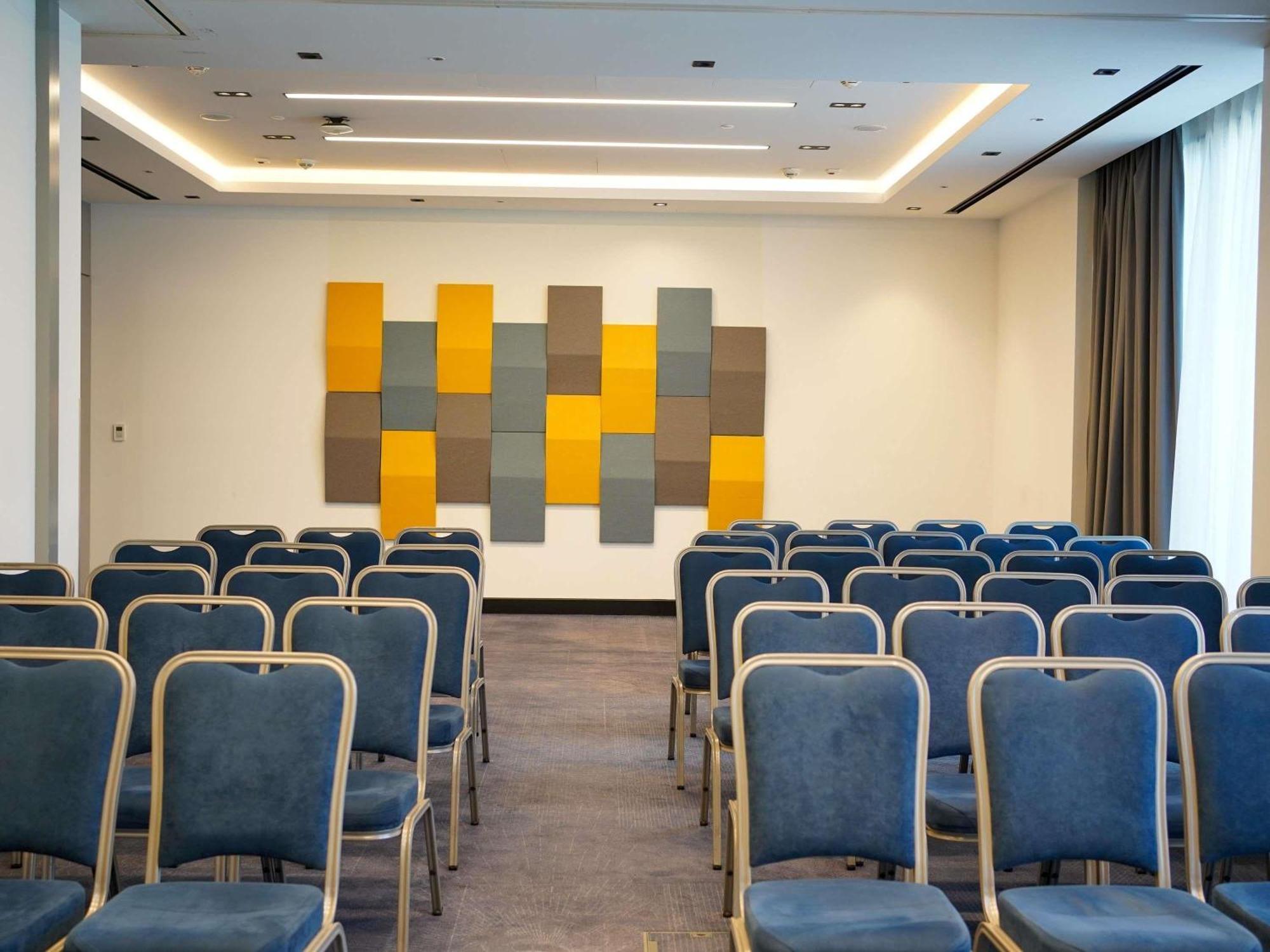 Novotel Bishkek City Center Eksteriør billede