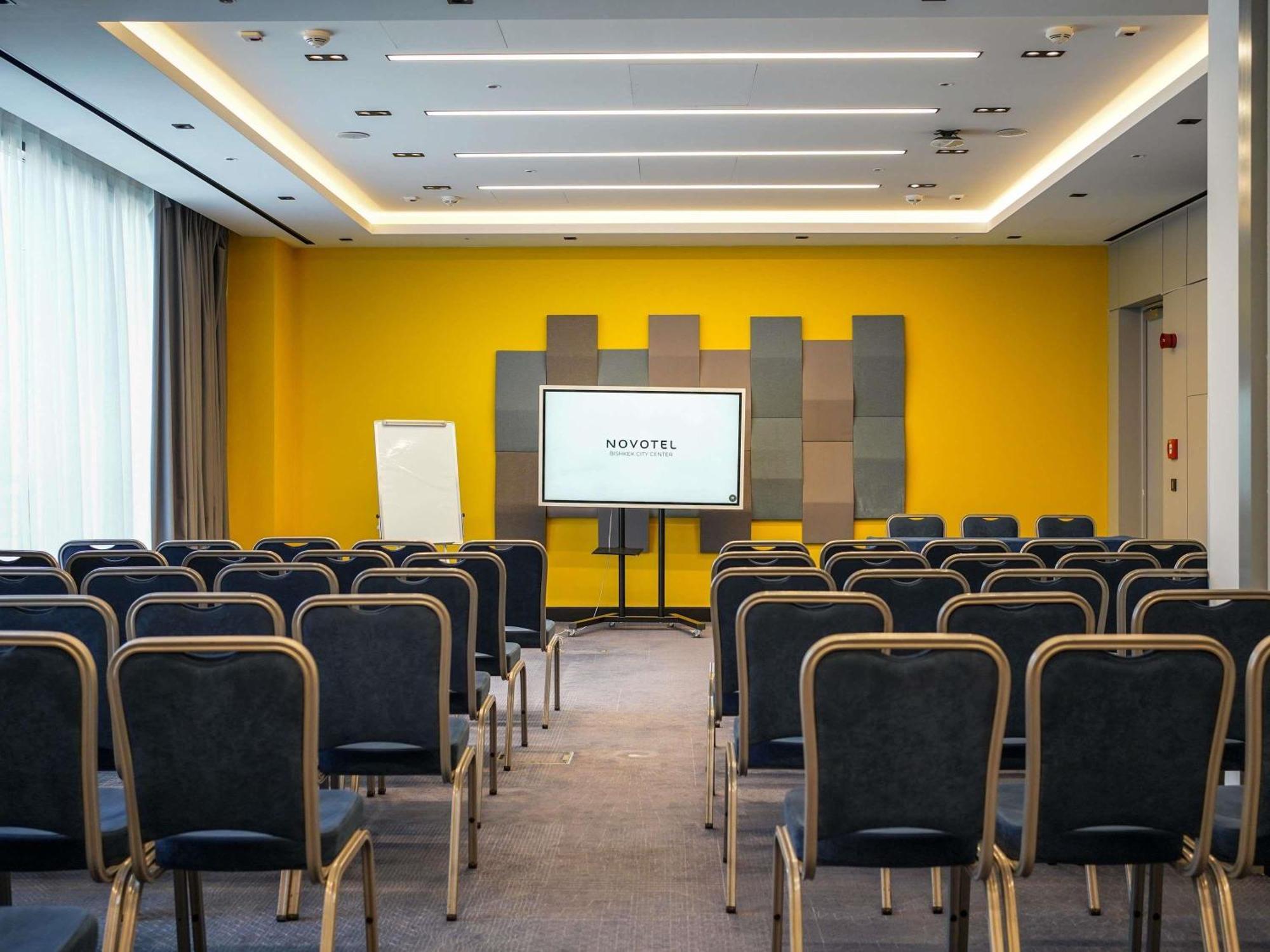Novotel Bishkek City Center Eksteriør billede